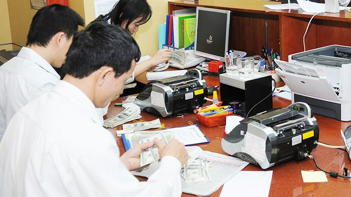 Tỷ giá USD 5/8: Biến động lớn, giảm mạnh đầu tuần