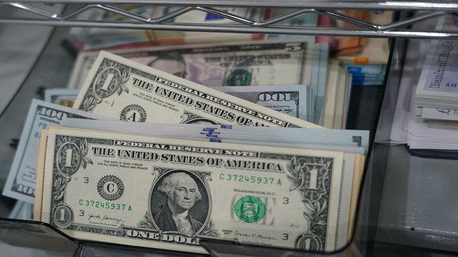 Tình hình tỷ giá USD hôm nay (25/8): Đồng bạc xanh giảm mạnh sau những lời từ Chủ tịch Fed.