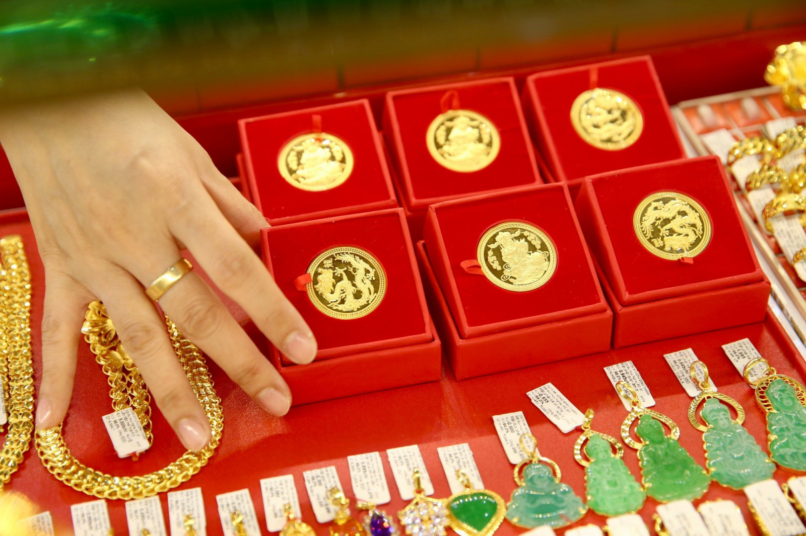 Giá vàng 11/7: Vàng nhẫn vượt trội, chênh lệch SJC 1,17 triệu đồng/lượng
