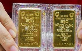 Giá vàng ngày 18/2/2024: Biến động trái chiều trước ngày vía Thần Tài