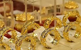 Giá vàng ngày 28/9: Thị trường trong nước tăng nhẹ, thế giới lao dốc