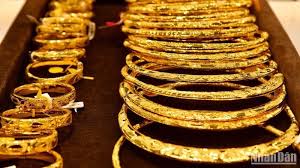 Giá vàng ngày 26/10: Thị trường vàng trong nước lao dốc, trái ngược với thế giới
