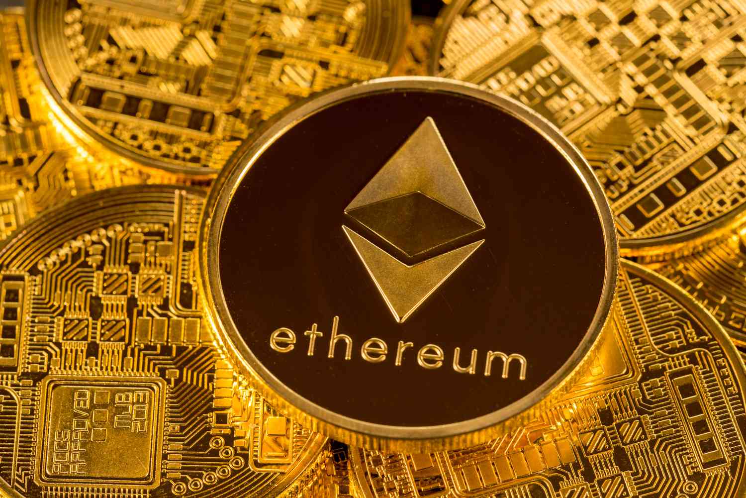 Dòng tiền ETF đổ vào mạnh, Bitcoin sắp phá vỡ ngưỡng 110.000 ?