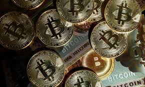 Bitcoin Dậm Chân Tại $56,000, Altcoin Biến Động Trái Chiều