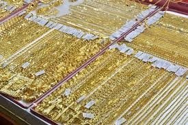 Giá vàng ngày 6/10: Tăng mạnh trong nước, giảm liên tục thế giới